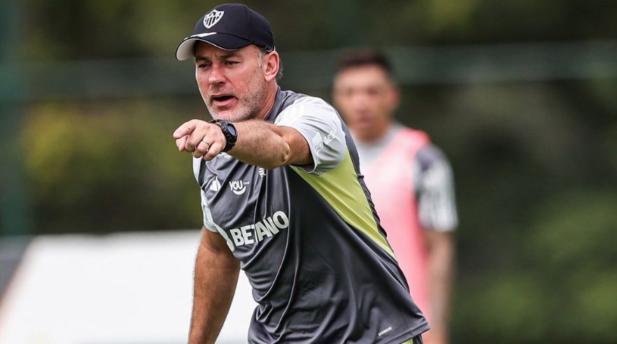 Gabriel Milito, DT de Atlético Mineiro: «El equipo está haciendo un esfuerzo grandísimo»