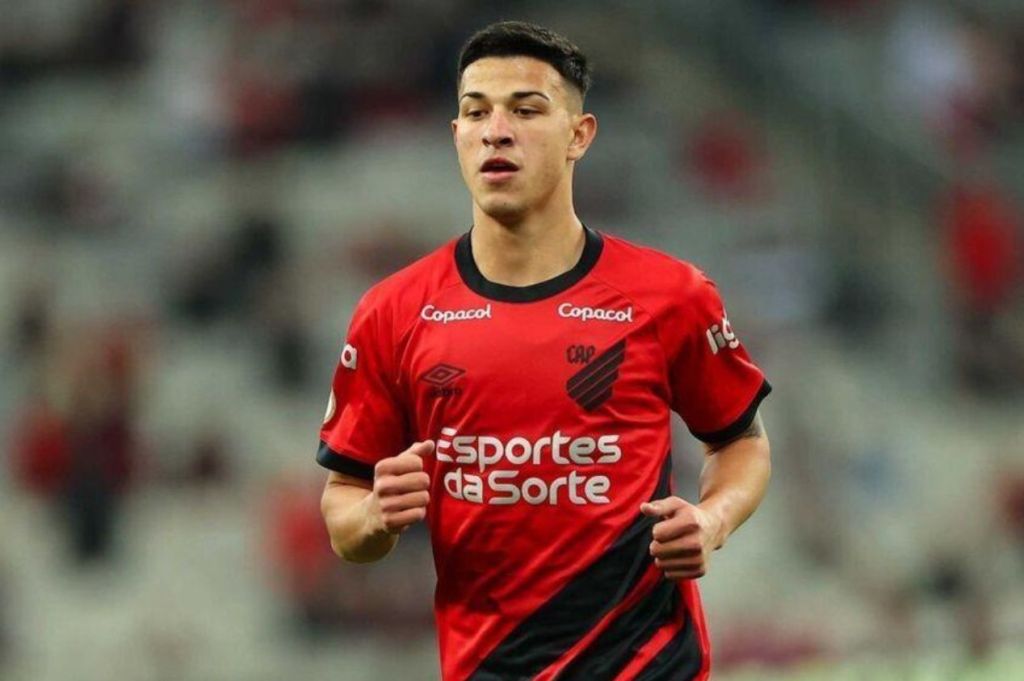 River y Athletico Paranaense siguen negociando por Lucas&nbsp;Esquivel