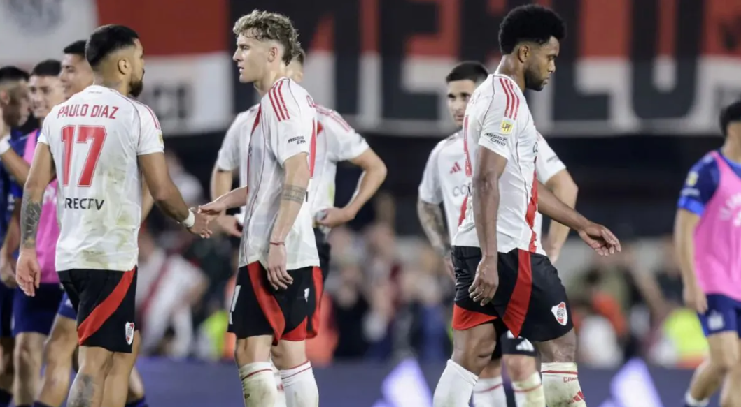 Cambios en River: jugadores que podrían salir y los que los fanáticos quieren fuera
